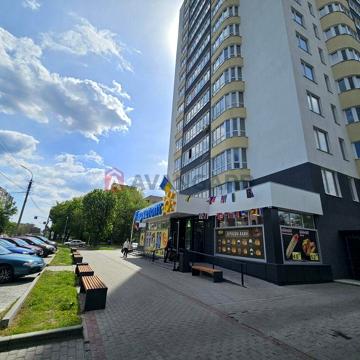 Продаж квартири в центрі Новобудова