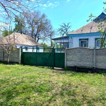 Продам дім, з приватизованою ділянкою