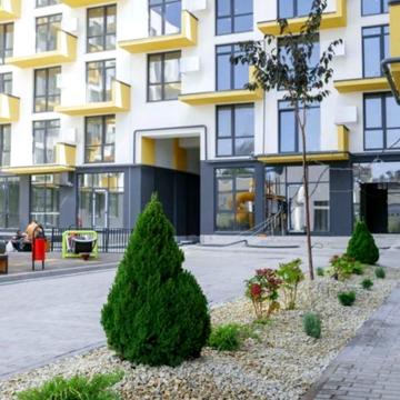 Володимира Навроцького вул., 4