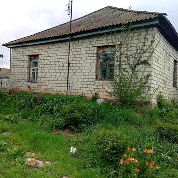 Продам будинок в селищі Варва Прилуцького району.