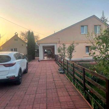 Бориспільський район, с. Процев. Центр. 2-поверхи,150 кв.м , 15 соток,