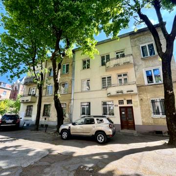 Миколи Лисенка вул., 22Б