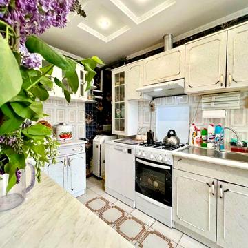 Продам будинок м.Звягель по вул . Соломії Крушельницької 11.