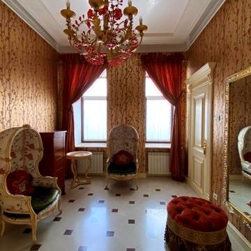 Архітектора Городецького вул., 12