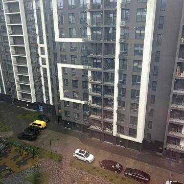 Продаж 2 кімнатної квартири в зданому будинку