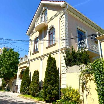 Аренда дома Французский бульвар, 300 м², подвал, гараж 2 авто, бассейн