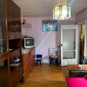 Стандартная 1 ком -30 метров. Центр. "Хрущевка". 4/5 эт. ул. Средняя