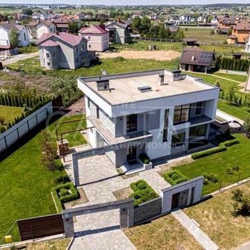 Продажа дома с ремонтом, закрытый КГ, басейн, газ, камин