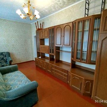 Продається 2х кімнатна квартира 38м². Р-н  Медучилища