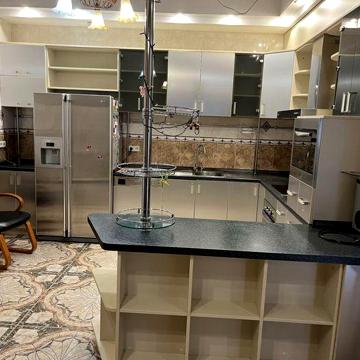 Славутич метро 8 мин пеша,Малоземельная ул,3х этажный дом-600м2