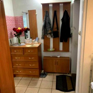Сдаю в центре Корабельного района 1-к.квартиру на первом этаже .