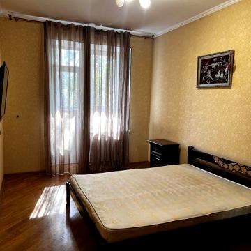 Аркадія! Вулиця Сонячна поруч з парком Перемоги.