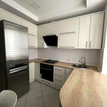2-кімнатна сталінка біля ЦУМу — 61 м²
