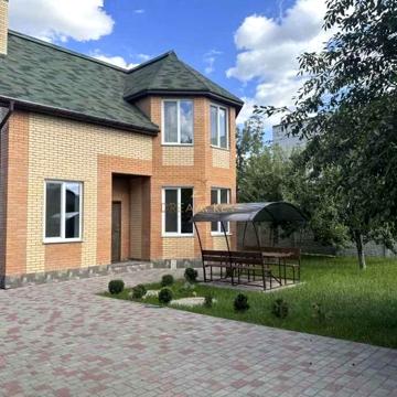 Центральна вул.
