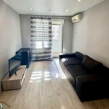 Таирова. 1 комната и кухня-гостиная. Ремонт. Лоджия. Район Радужного