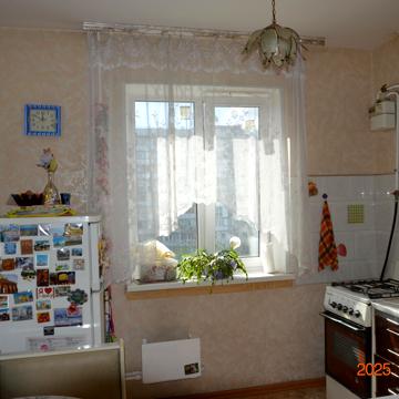 Тростянецька вул., 7