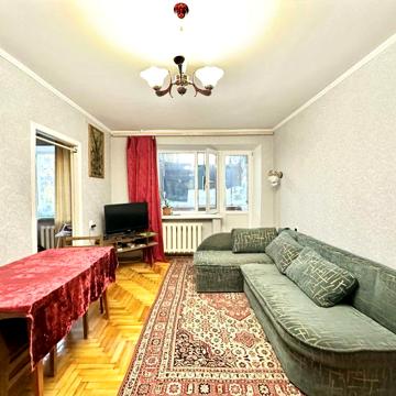 Продаж  квартири по вул Одеській 3/5 цегла