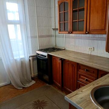 Продаж 4 к.Прилужная 12.Без коміссії