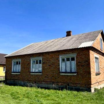 Продам цегляний будинок.
