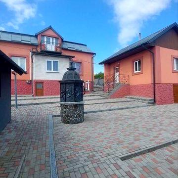 Продається гарний доглянутий будинок в с.Конюшки