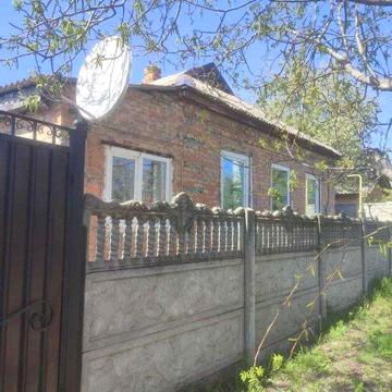Продам будинок в жилому стані