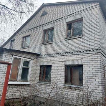 Будинок, 2-х поверховий с. Нові Петрівці
