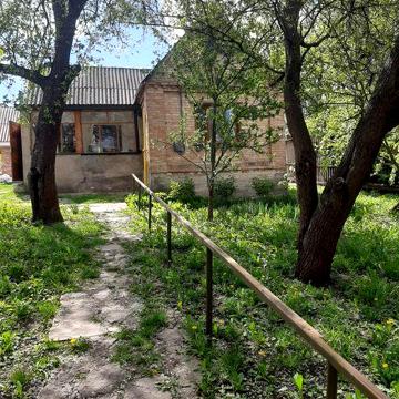 Продам дом кирпичный район