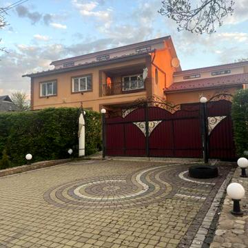 Серце ПрикарпаттяЗдам будинок-особняк від власник Довгостроково