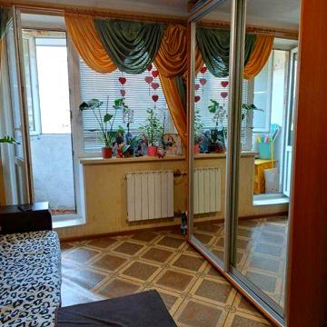 Продам 1комн.кв. с хорошим ремонтом М Дворец спорта (402996)