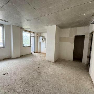 Велика 3к. квартира 91 м2 на 2 поверсі у чудовій локації