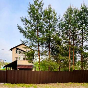Продам жилий будинок з гаражем. Ліс і озеро поруч. Без %