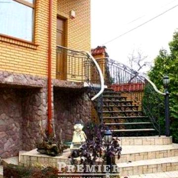 Тихий оазис у самому серці Аркадії – будинок, який закохує з ганку