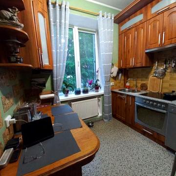 Продам 2-кімнатну сталінку на Богунії