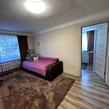 Продам 2км квартира з Свіжим Ремонтом фактично центр ТЕРМІНОВО ТОРГ!