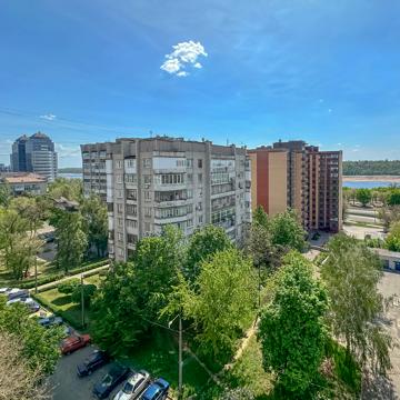 Дунайська вул., 14