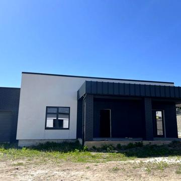 Продаж будинку з гаражем на міськими комунікаціями без комісії