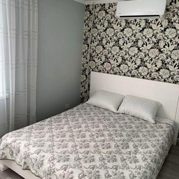 Здається квартира двушка проспект головна . Свіжий ремонт. 400 доларів
