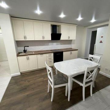 Продам свою 4к квартиру центр