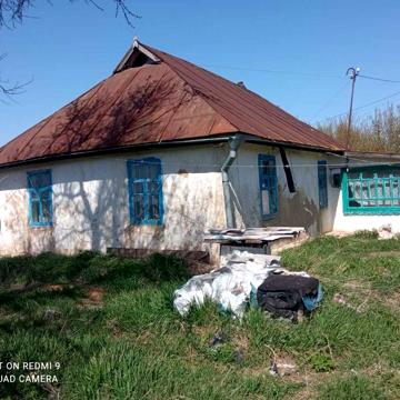 Дом село Почуйки, Попелянський район