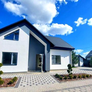 Продаж без % котеджу з верандою 158 м2 ділянка 10 сот. КМ Chaletville