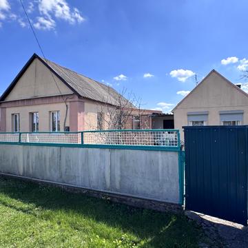 Центральна, 1 