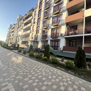 Владислава Бувалкіна вул., 66а