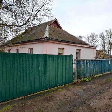 Карлівка Будинок біля вокзалу пров М. Євтушенко, 12. Маркетопт Колос.