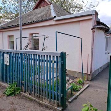Карлівка Будинок біля вокзалу пров М. Євтушенко, 12. Маркетопт Колос.