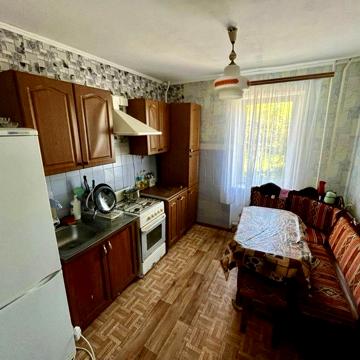 Продам 3-кімнатну квартиру на вул. Луцькій
