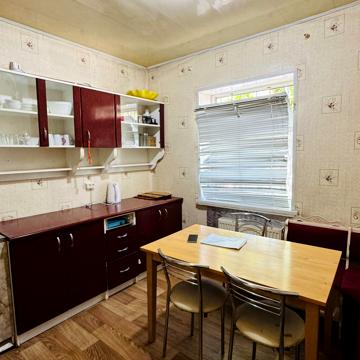Приморська вул., 30