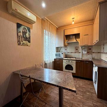 Олександра Поля просп. (Кірова), 94б