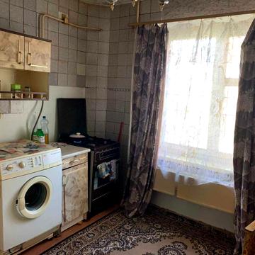Полюсна вул., 8