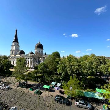 Соборна пл., 1