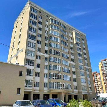 Продам 3к квартиру . Зарічанська 3/3 Рауш . Без комісії для покупця